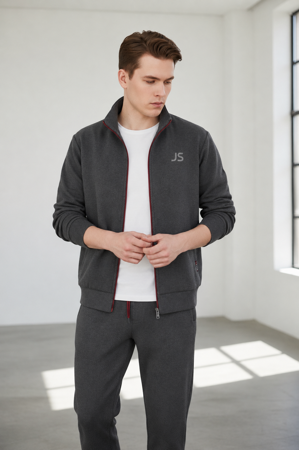 LEISURE TRAINING SUIT