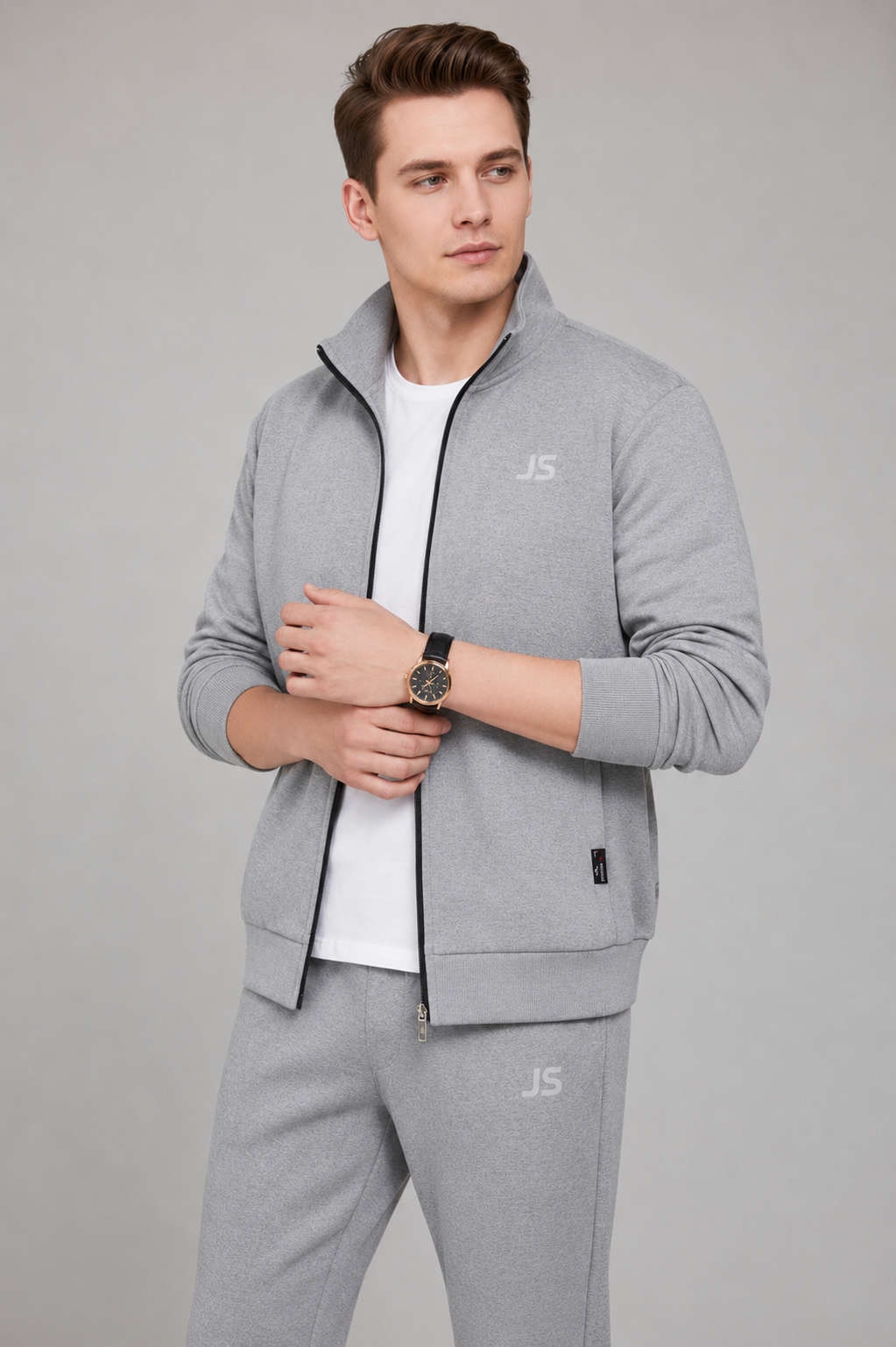 LEISURE TRAINING SUIT